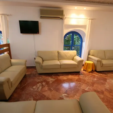 Mare Naxia Otel 2*